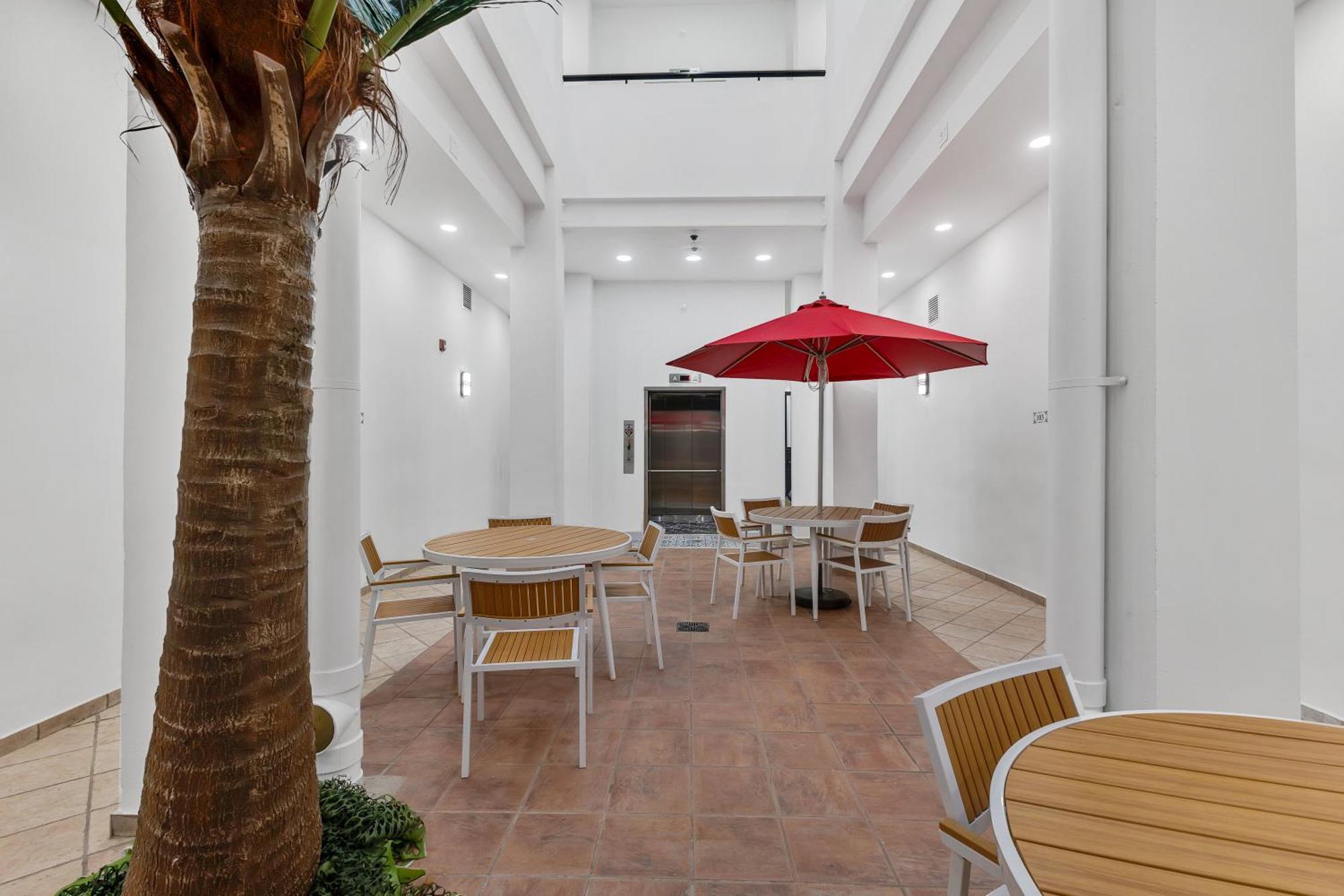 Armas Hotel San Juan Buitenkant foto
